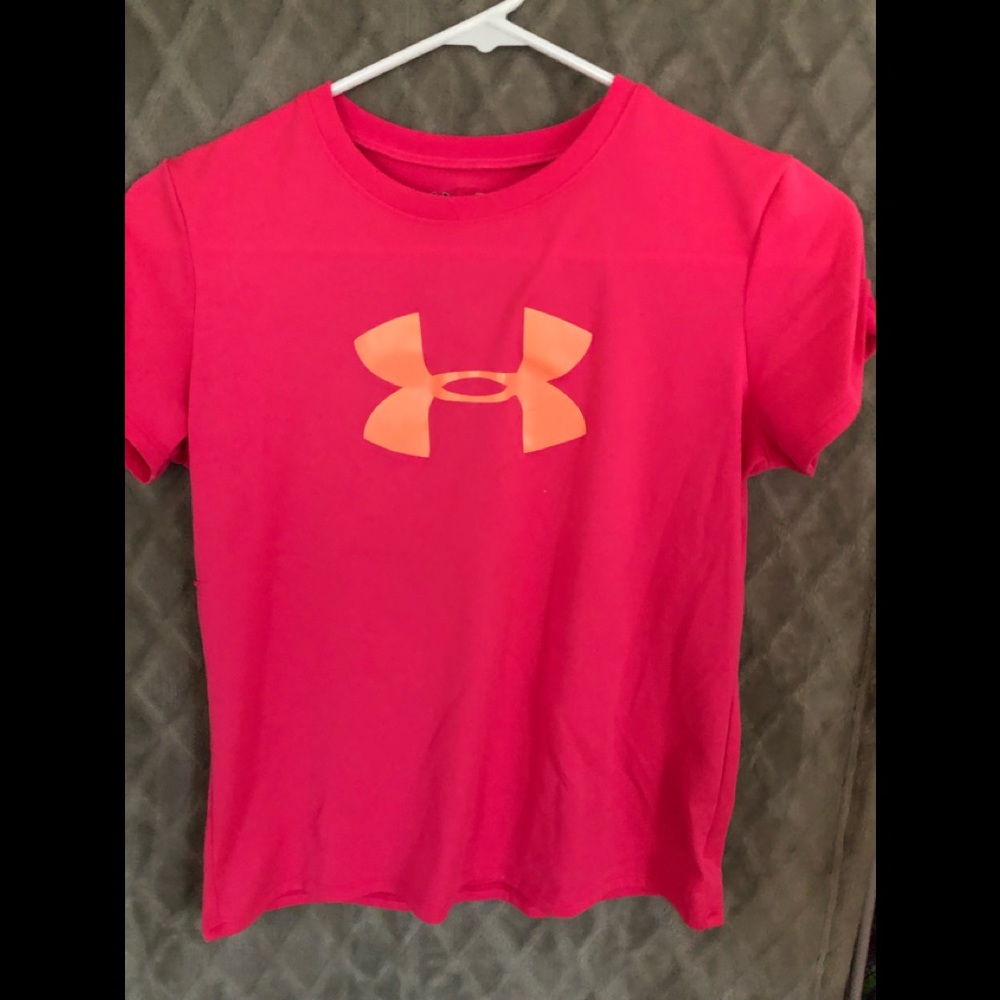Under armour, loose, heat gear top - Picture 2 of 2
